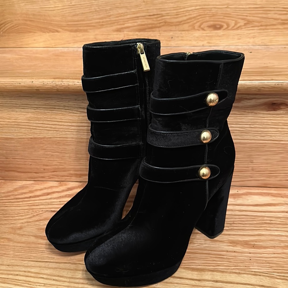 Michael Kors Maisie Ankle Booties Size 8 Worn once